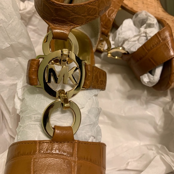 Wedges, Shoes, Sandals - Picture 2 of 5